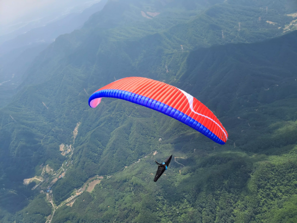 Single Kanatlarımız TANGO EN-C Davinci Gliders Yamaç Paraşüt Ekipmanları