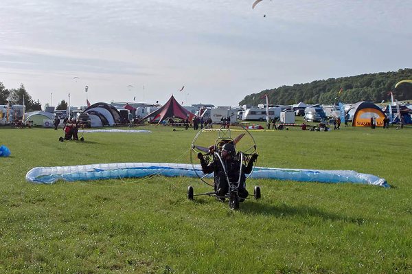 Kanatlar İndependence T-Fighter Trike 2024 Yamaç Paraşüt Ekipmanları